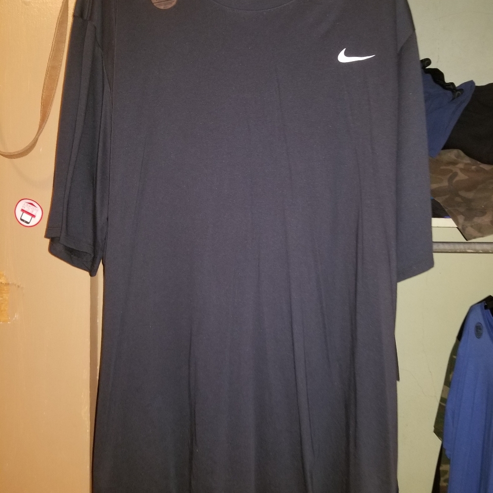 Men's Nike dri fit cotton tee